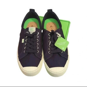 Cariuma Navy Suede Low Top Lace Up Sneaker Shoes